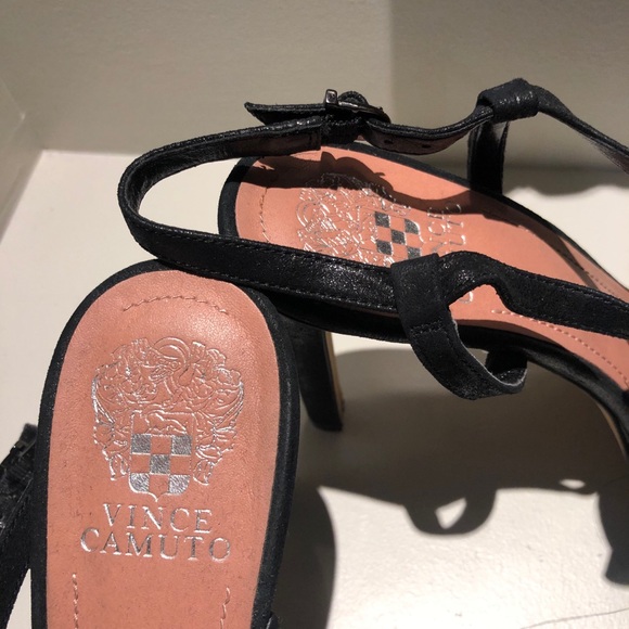 Vince Camuto Black stiletto pre-owned. - Picture 4 of 9